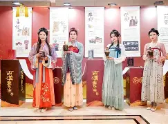 爱游戏网站入口-包含沉寂久的法兰克福再获胜利，安全稳固排名的词条