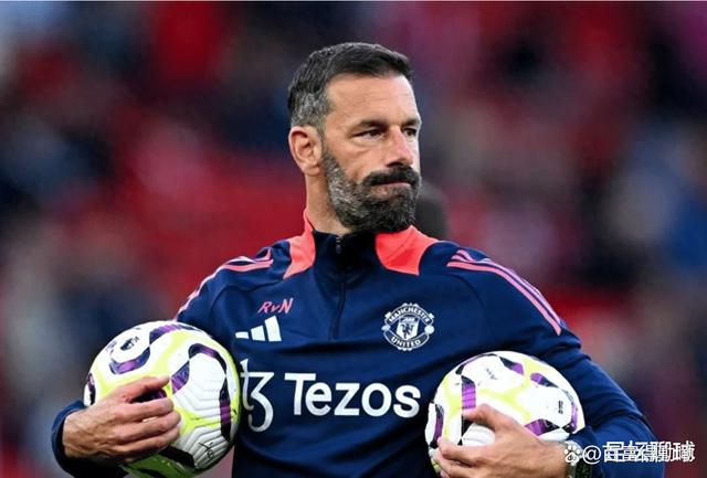 包含曼联球迷现场助威，激发球队夺冠斗志的词条