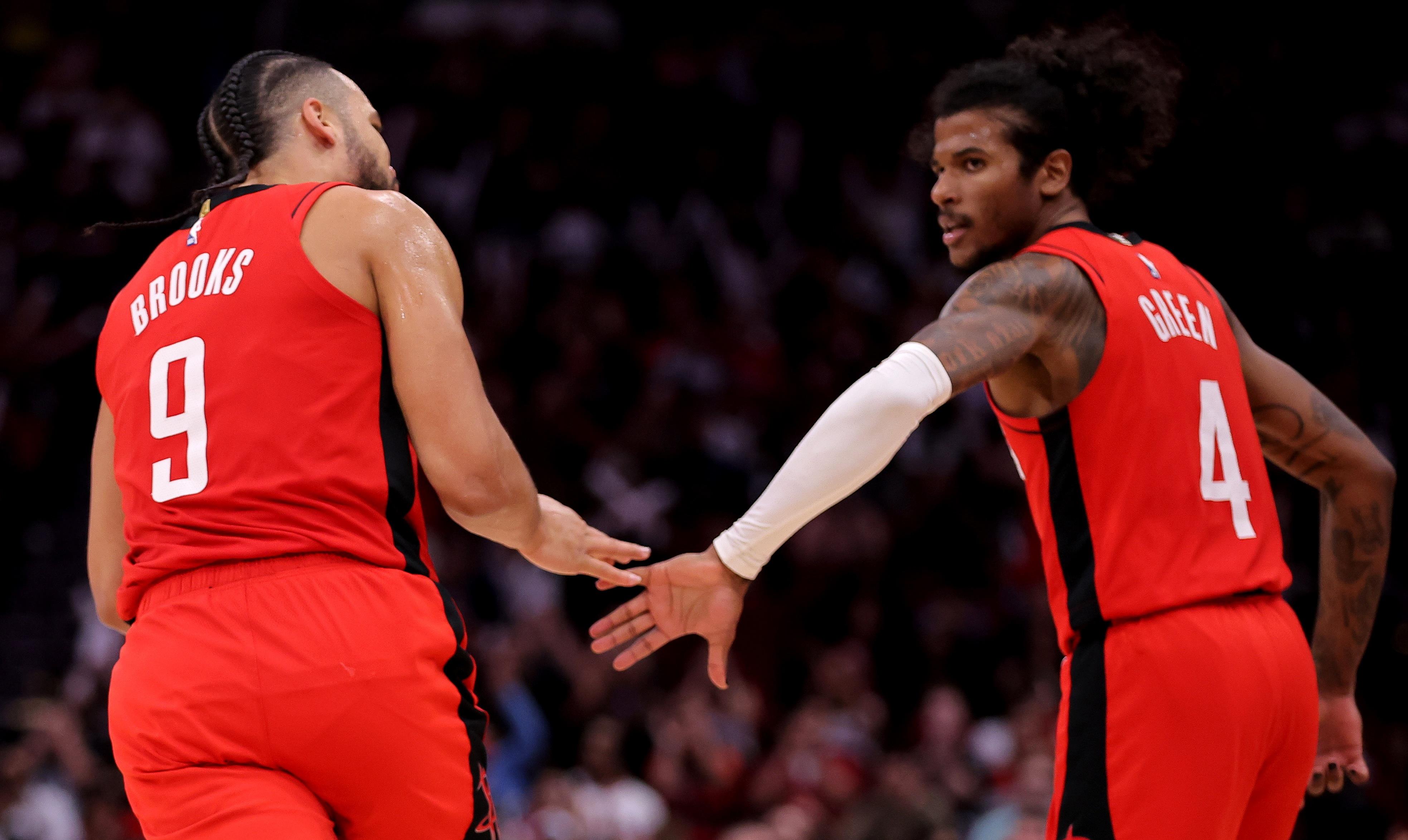 火箭队首发阵容整体状态稳定,积极备战接下来比赛!的简单介绍 火箭队首发阵容整体状态稳定,积极备战接下来比赛!的简单介绍