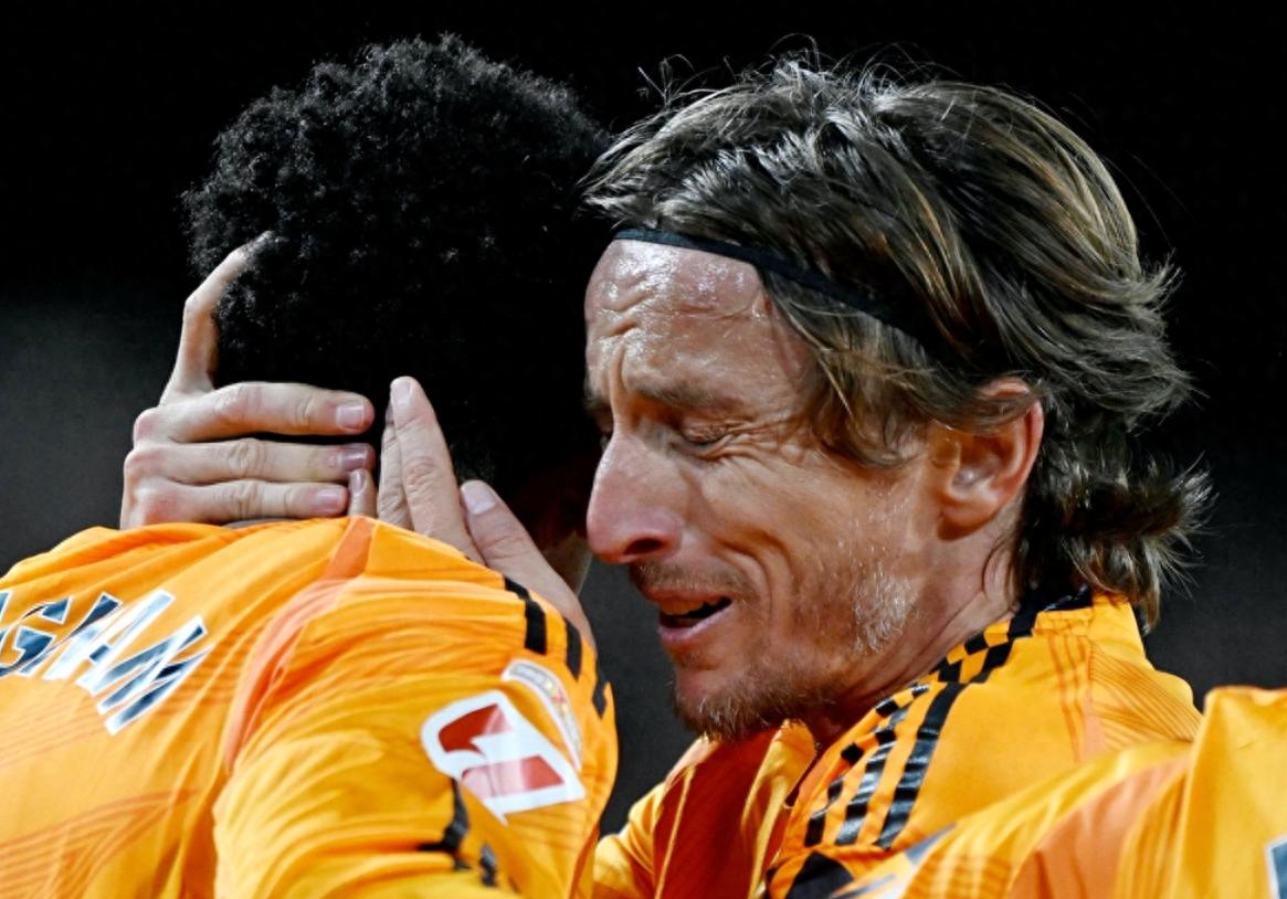 爱游戏链接-阿扎尔帽子戏法,皇家马德里大胜瓦伦西亚