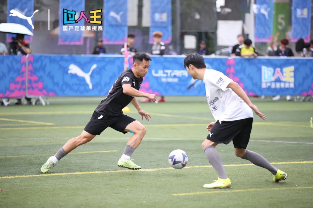 爱游戏新闻-球场风云再起,国内足球燃情战斗