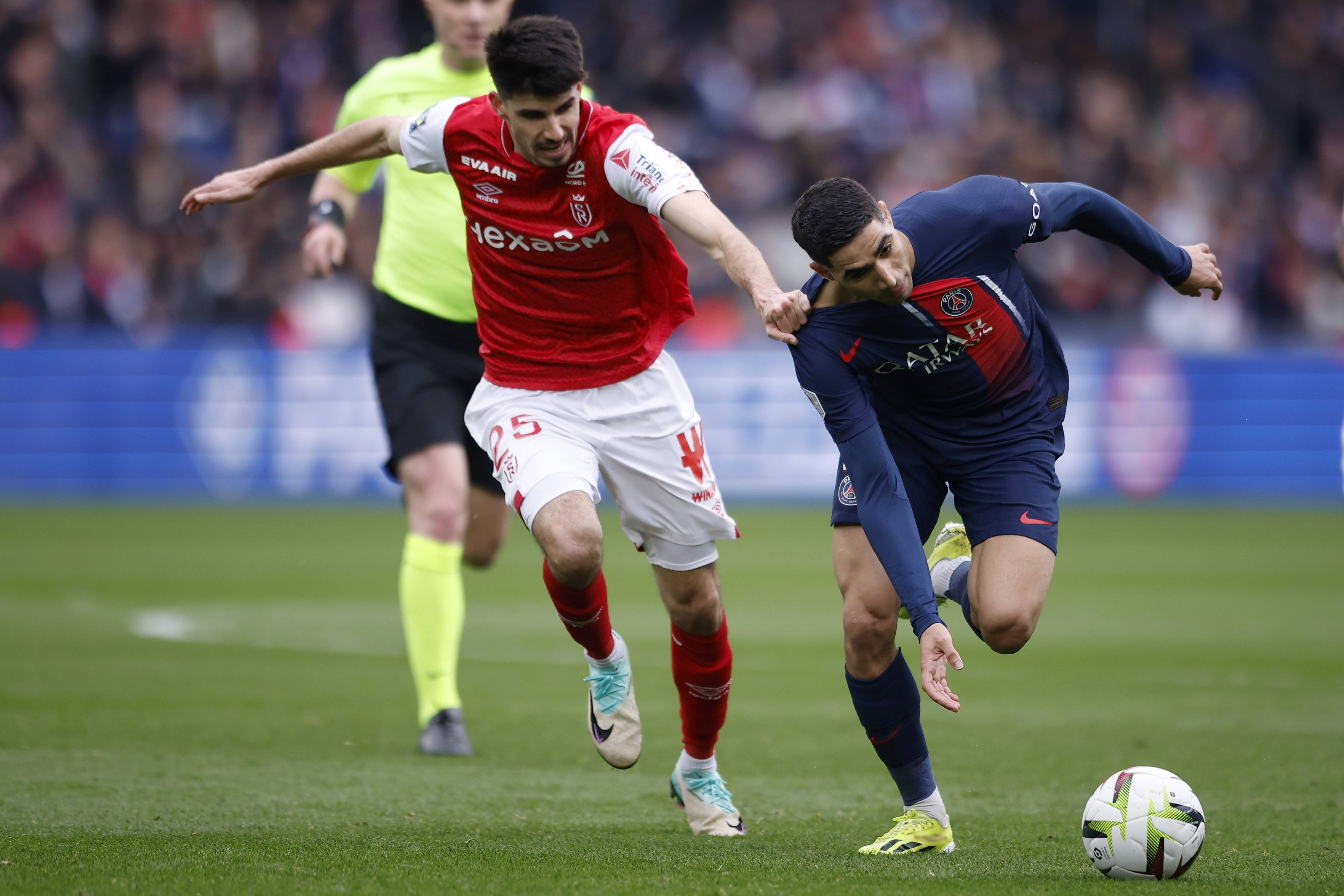 爱游戏新闻-巴黎圣日耳曼队员为客场比赛做好准备的简单介绍