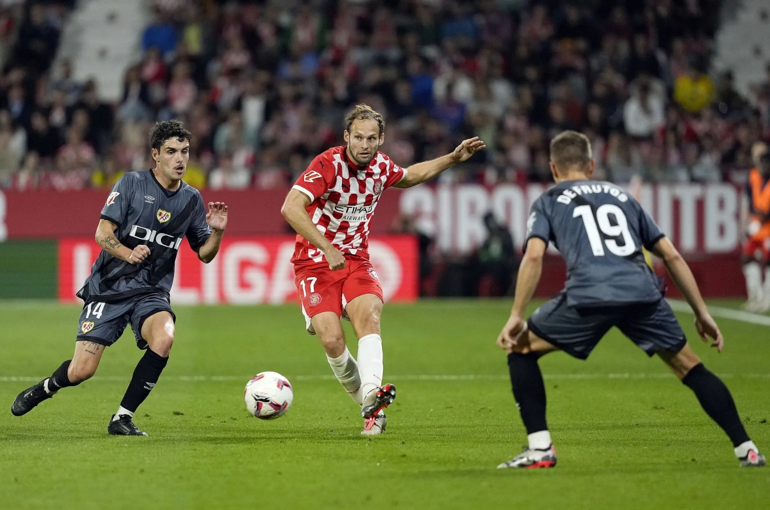 爱游戏官网-关于巴列卡诺边路传中助攻破门领先对手的信息