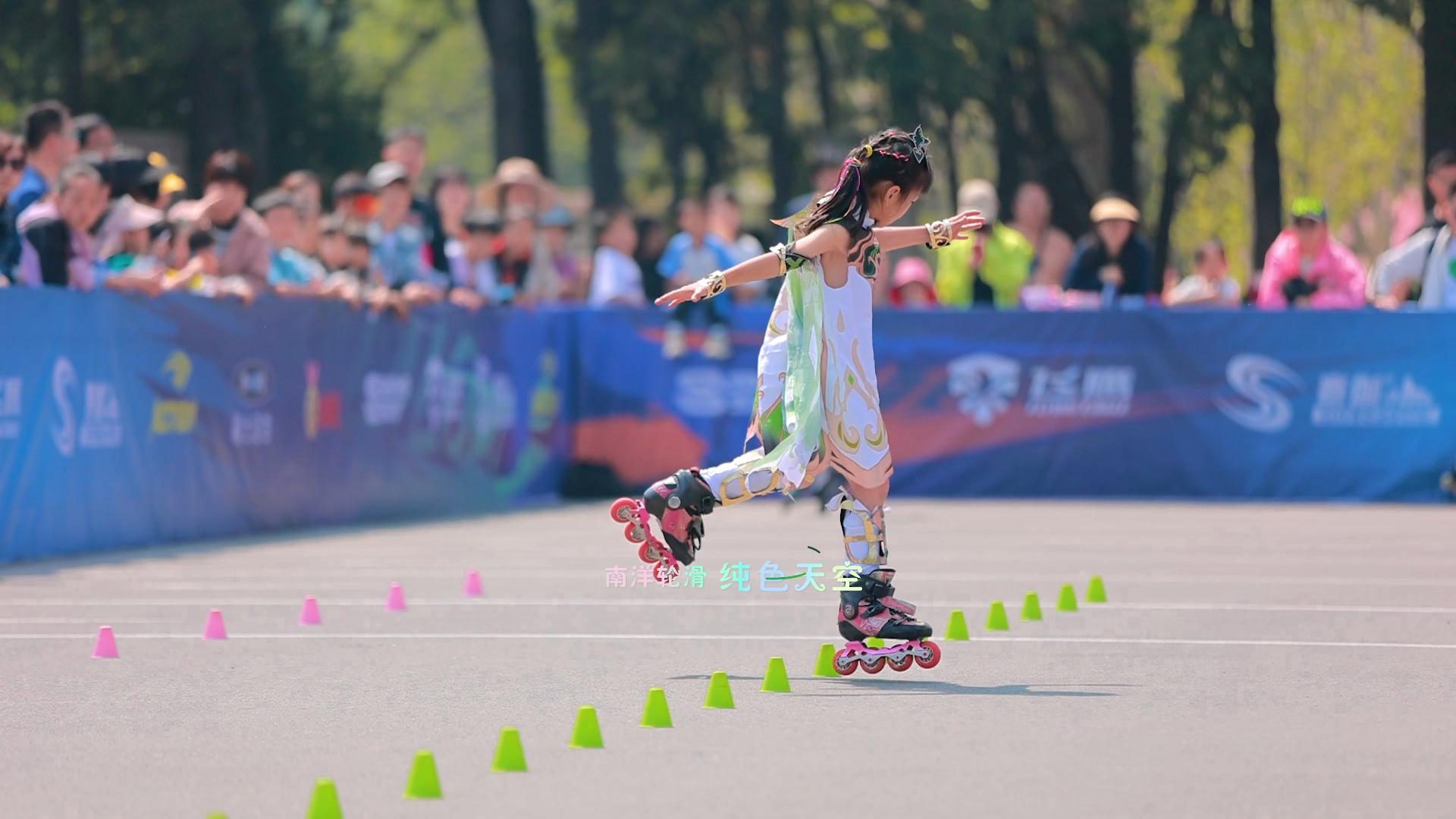 轮滑自由滑女子半决赛惊险瞬间 轮滑自由滑女子半决赛惊险瞬间