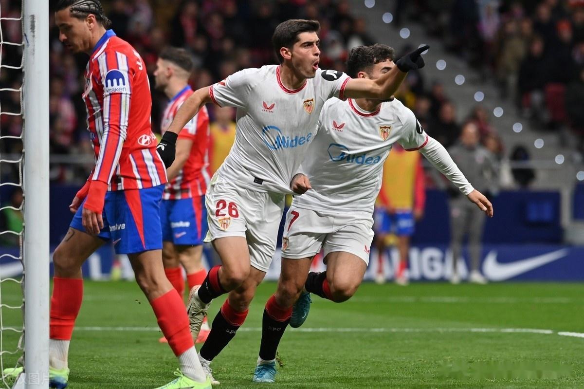 瓦伦西亚主场不敌对手,遭遇连败 瓦伦西亚主场不敌对手,遭遇连败