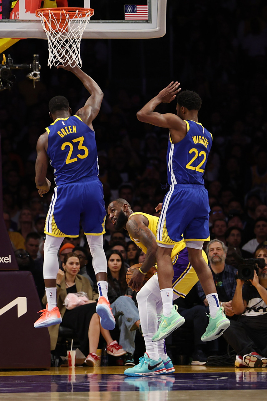 勇士大胜,晋级西部决赛备战总决赛 勇士大胜,晋级西部决赛备战总决赛