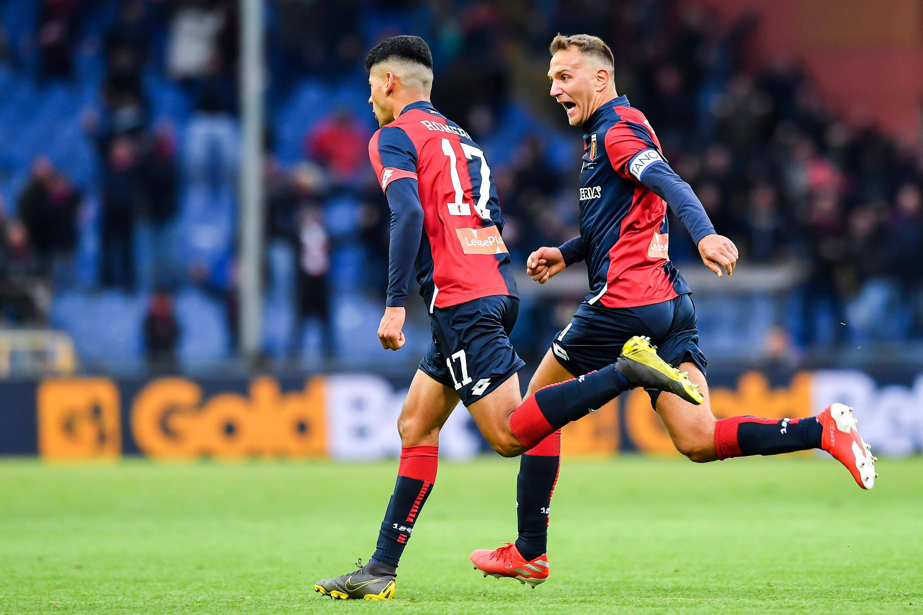 热那亚前锋成功破门,帮助球队取得重要分 热那亚前锋成功破门,帮助球队取得重要分