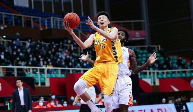 强队迎战南方黑马,备战一场硬仗 强队迎战南方黑马,备战一场硬仗