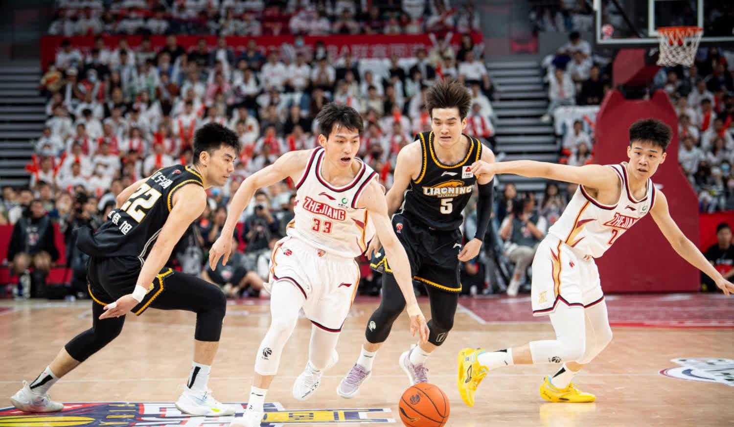 在浙江队赛场上演CBA季后赛,团战,引发教练席炸锅的简单介绍 在浙江队赛场上演CBA季后赛,团战,引发教练席炸锅的简单介绍