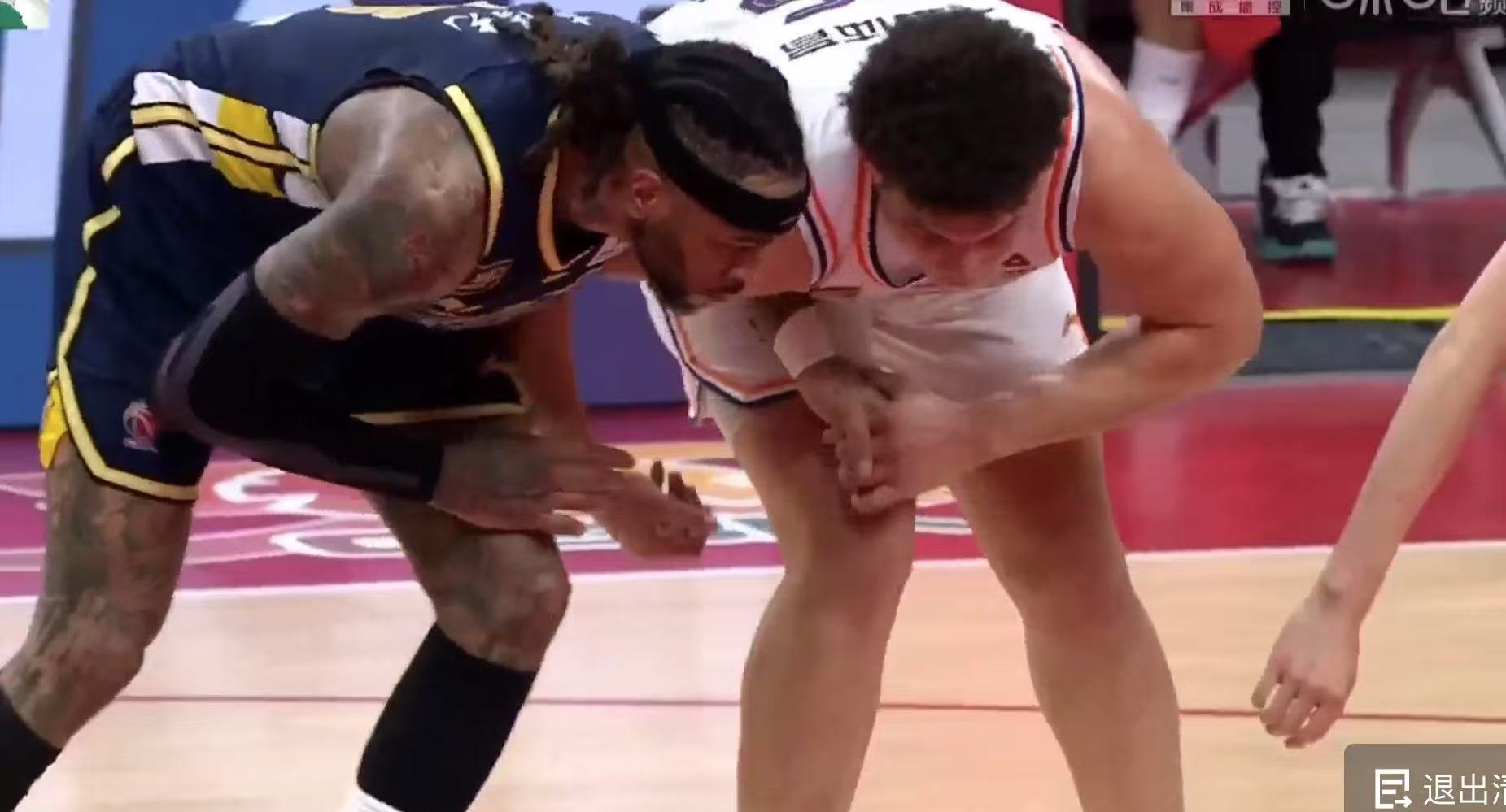 关于劲敌对阵,实力碰撞,球场上瞬间擦出火花的信息 关于劲敌对阵,实力碰撞,球场上瞬间擦出火花的信息