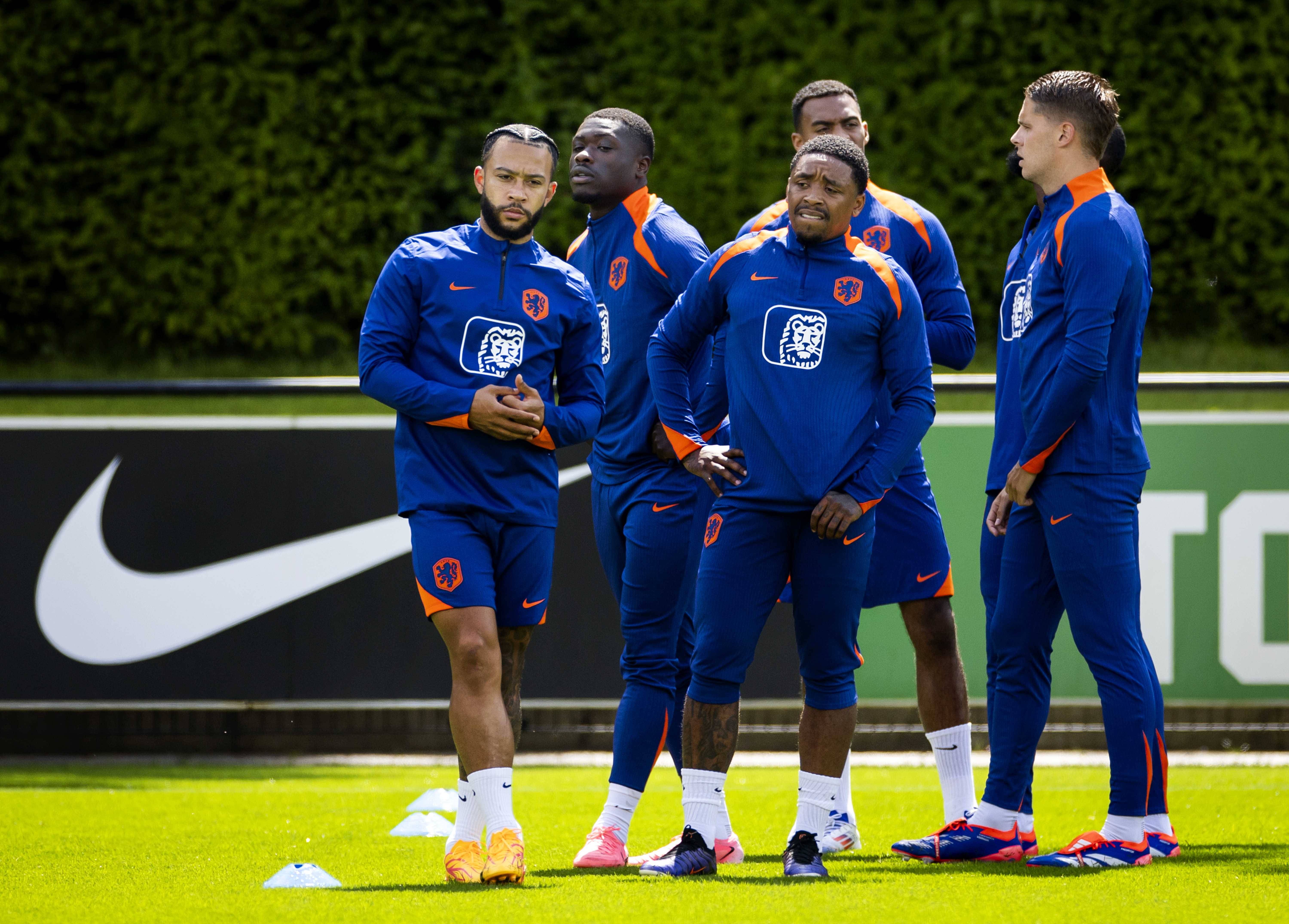 爱游戏网页版-荷兰客场大胜，晋级欧洲杯预选赛