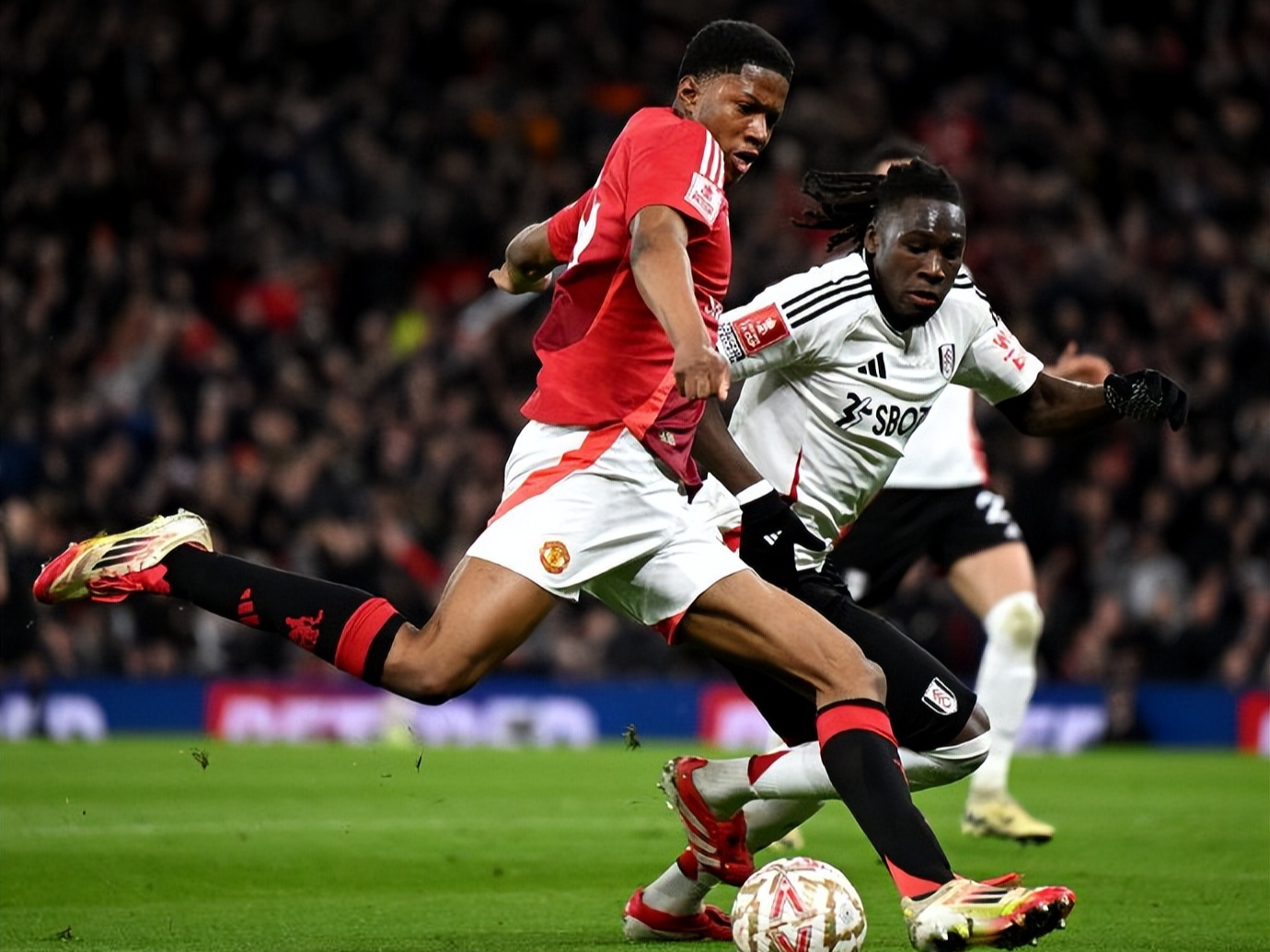 曼联主场-小胜富勒姆,勉强保持不败的简单介绍 曼联主场-小胜富勒姆,勉强保持不败的简单介绍