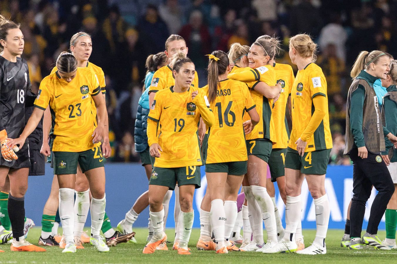 爱尔兰女足选手在比赛中获得胜利 爱尔兰女足选手在比赛中获得胜利