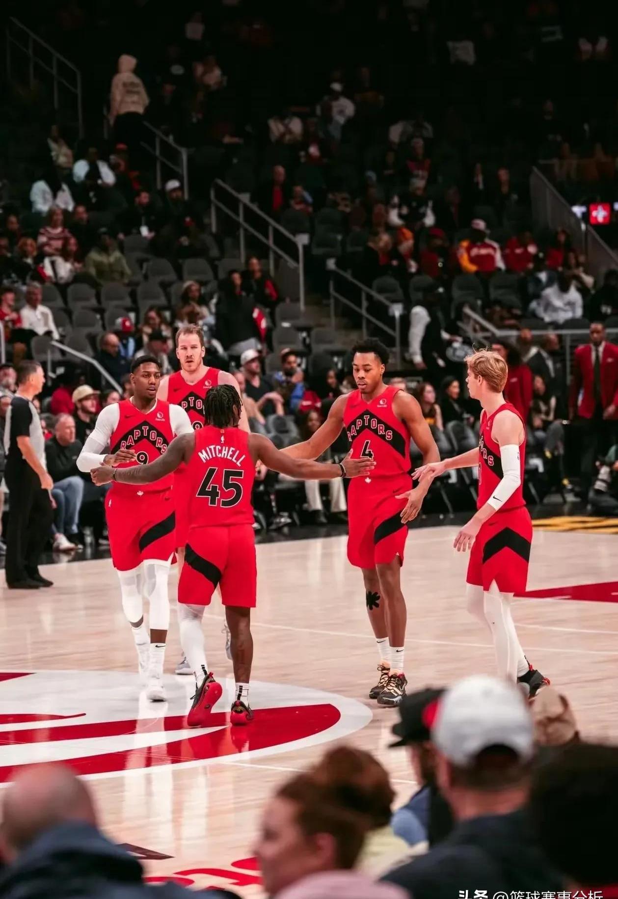 爱游戏网站-北美超级联赛冠军之争激烈,猛龙快船进入激烈对抗的简单介绍