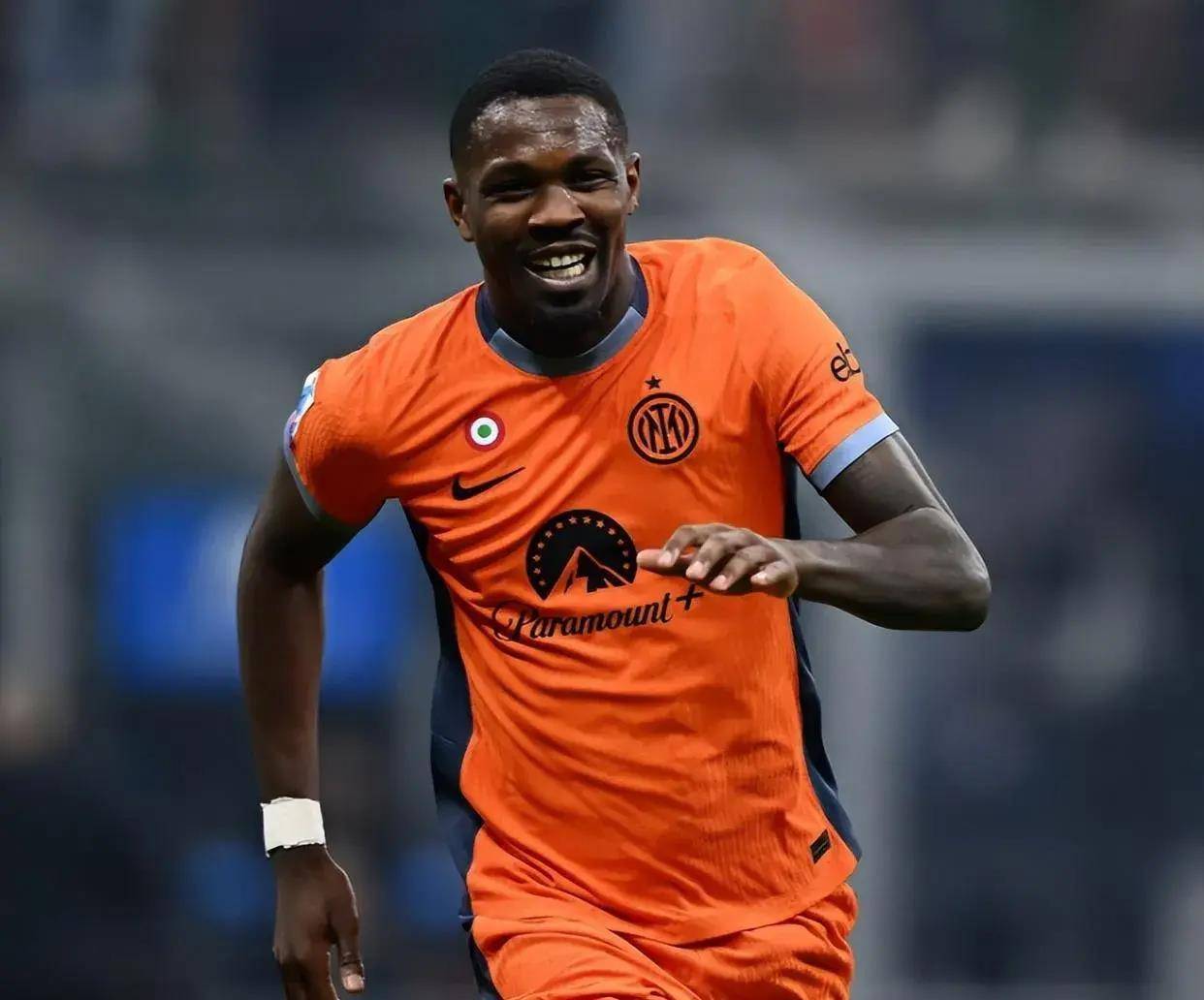 关于卢瓦尔面对尼姆将尽力争取胜利的信息 关于卢瓦尔面对尼姆将尽力争取胜利的信息