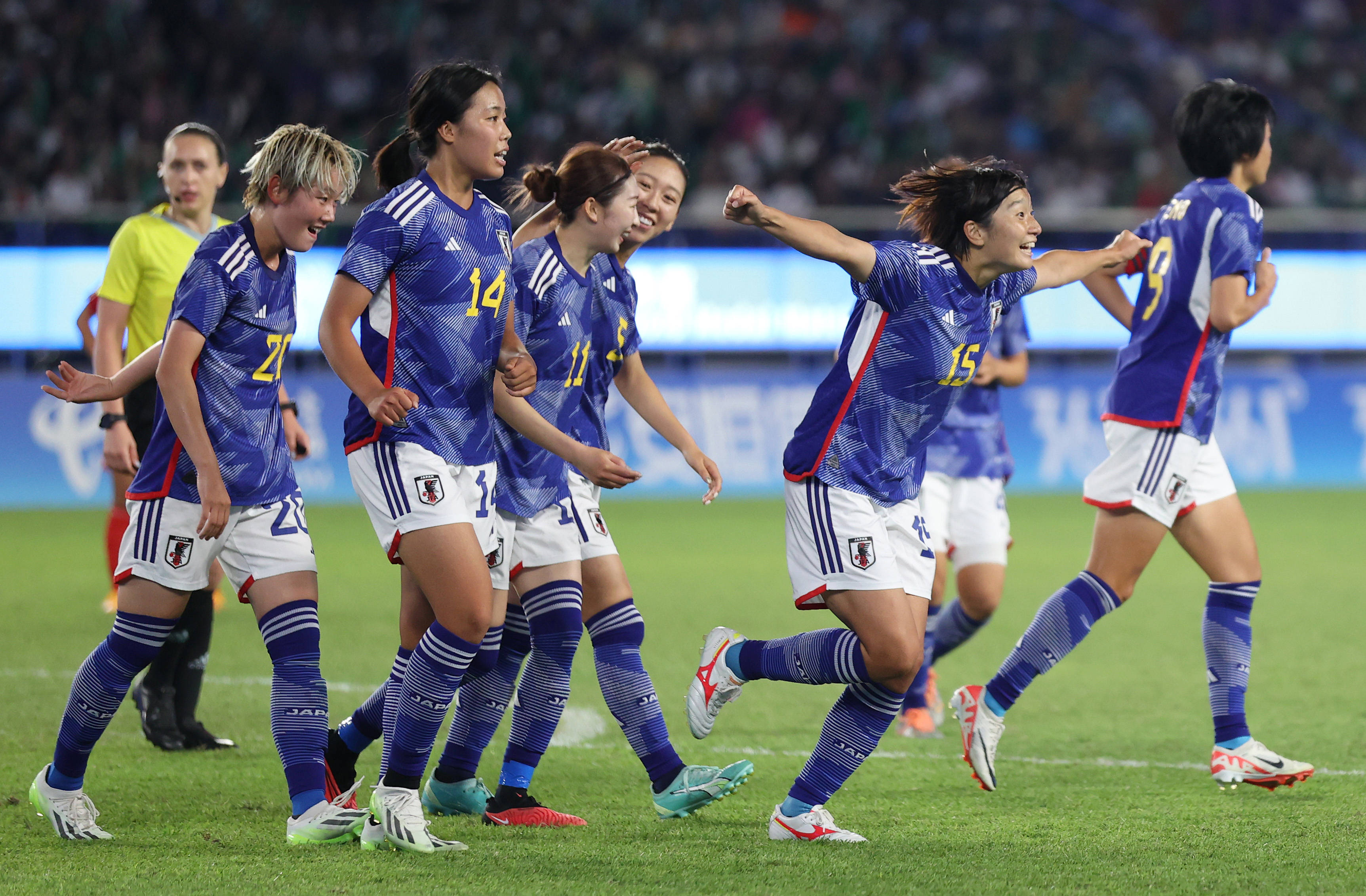 爱游戏培训-包含全球女足顶尖赛事即将开幕的词条